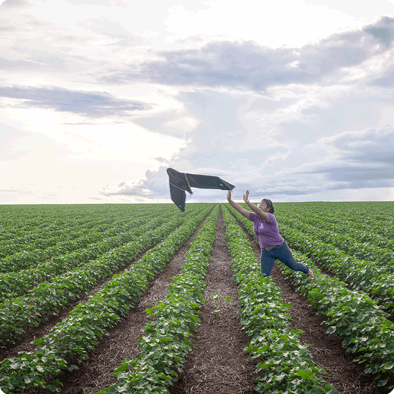 Um xarvio Agro Expert está lançando um drone para mapear a área digitalmente.