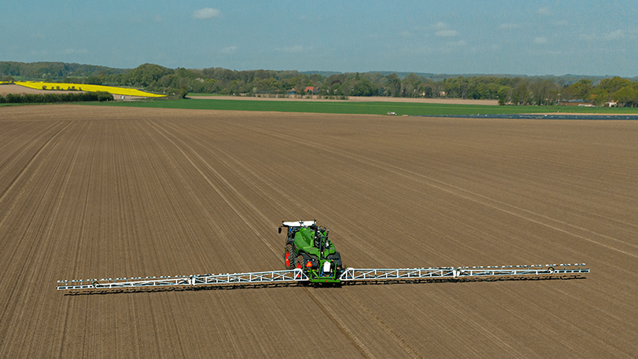 With the Smart Spraying Solution from Bosch BASF Smart Farming, Fendt Rogator crop sprayers can precisely apply herbicide to weeds during the pre-emergence and post-emergence stages.